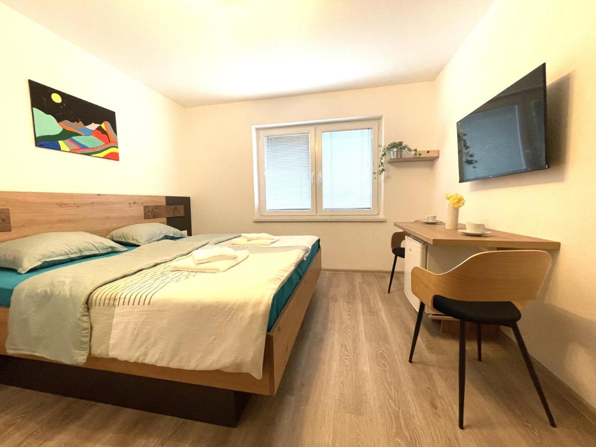 Apartments And Rooms Pri Baslju Cerkno Buitenkant foto