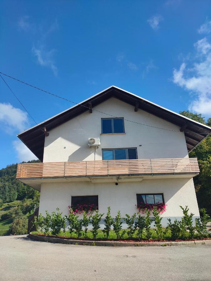 Apartments And Rooms Pri Baslju Cerkno Buitenkant foto